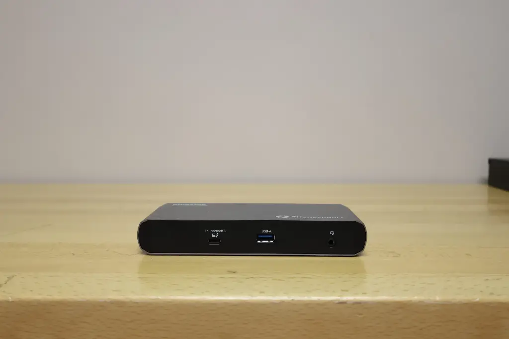 Plugable Thunderbolt and USB-C Dual Display Docking Station with 60W Host Charging (TBT3-UDC1)