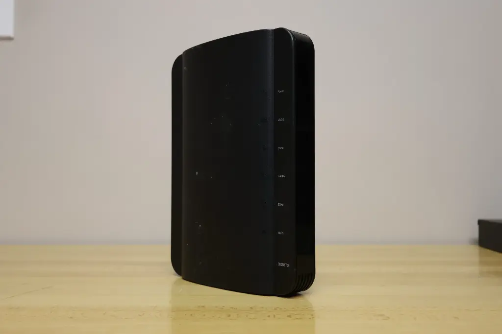 Arris | Touchstone Dual-Band Gateway Cable Modem (DG1670A)