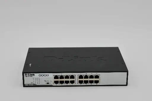 D-Link | D-Link 16-Port 10/100 Unmanaged Desktop or Rackmount Switch (DGS-1100-16V2)