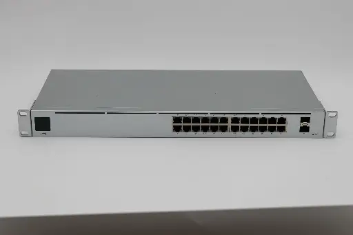 UNIFI | Standard 24 PoE (USW-24-POE)
